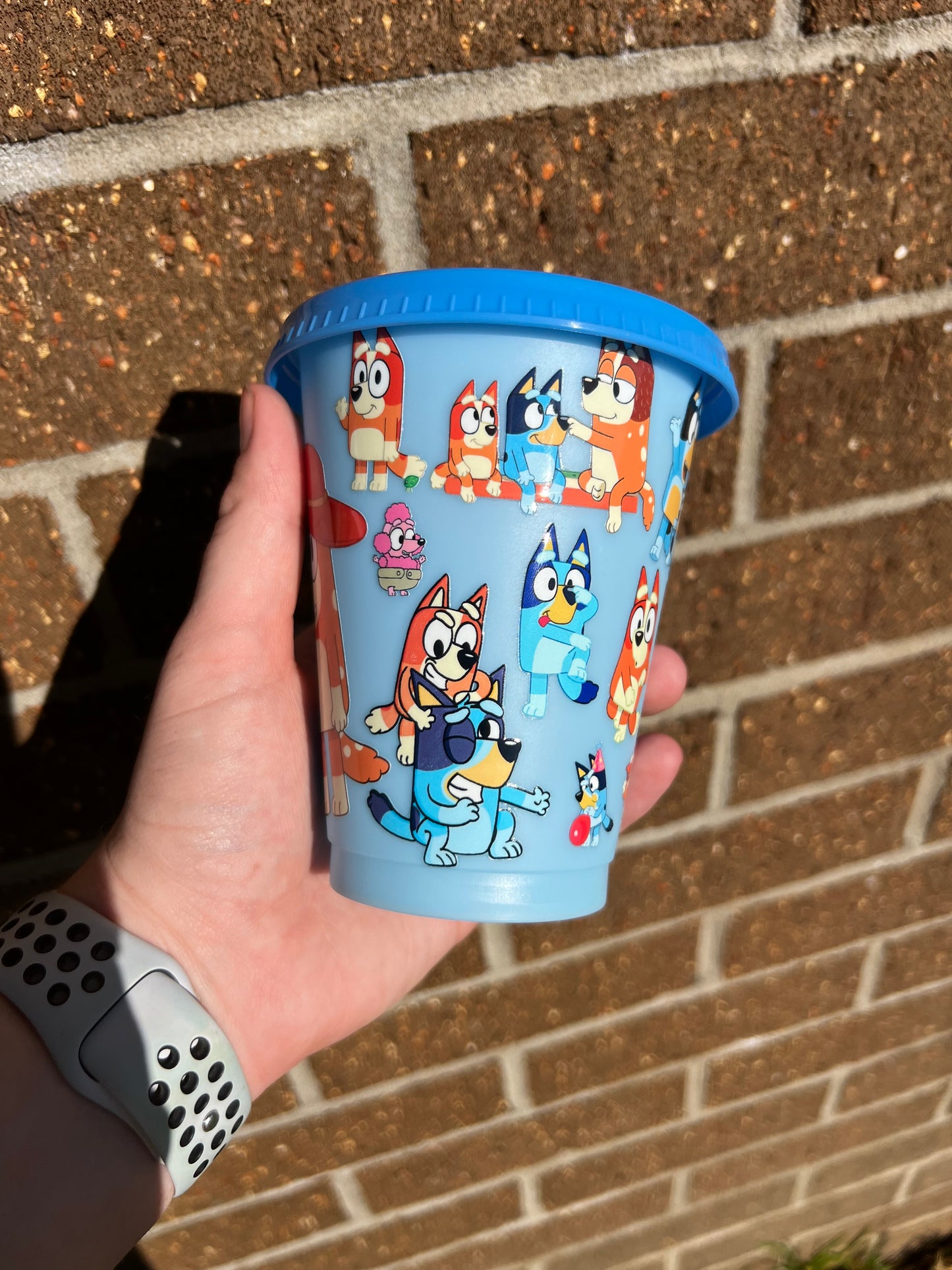 Kids colour changing tumbler cups