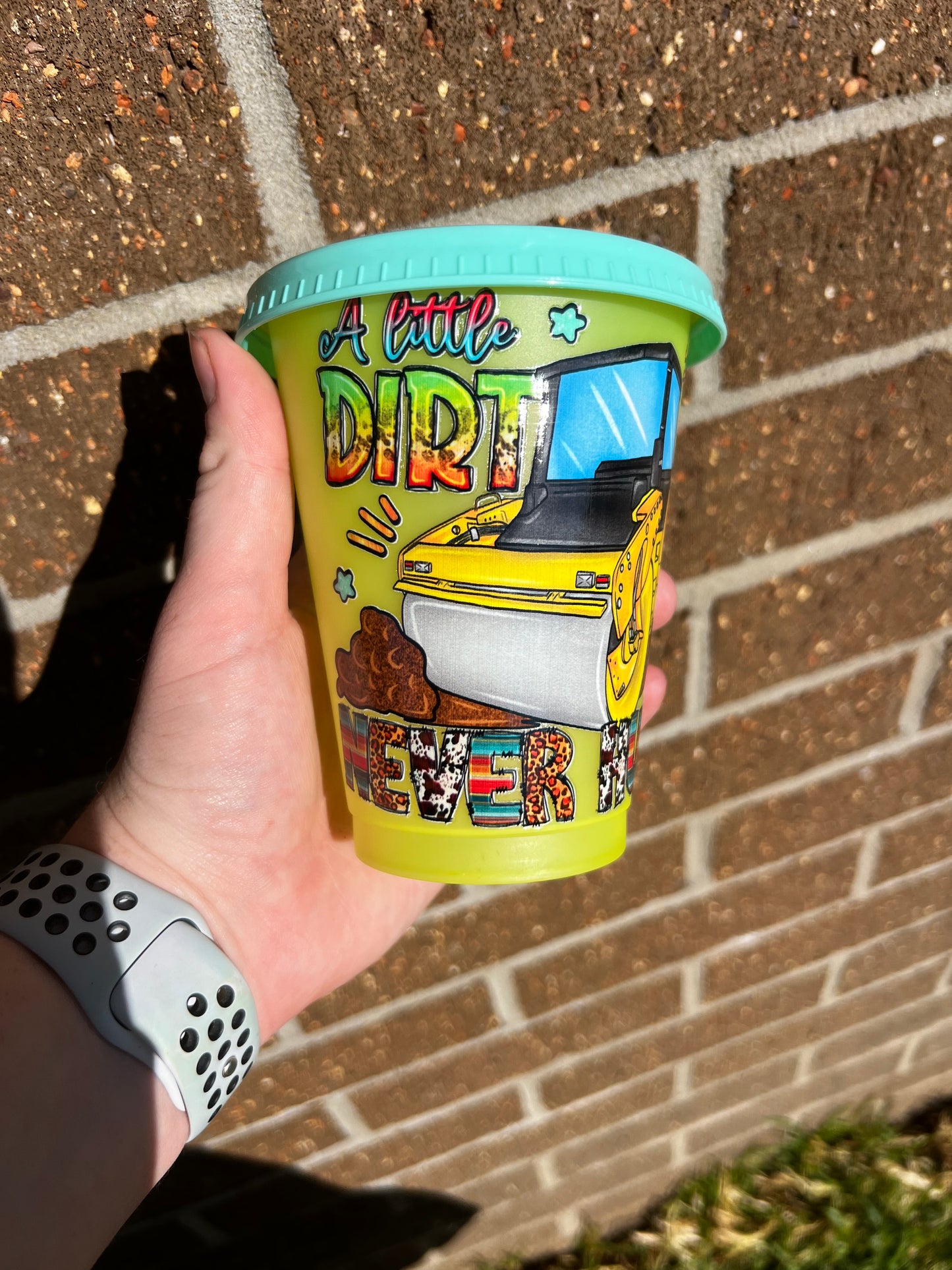 Kids colour changing tumbler cups